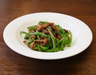 牛肉とピーマンの細切り炒め