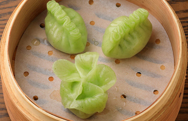 ほうれん草入り蒸し餃子